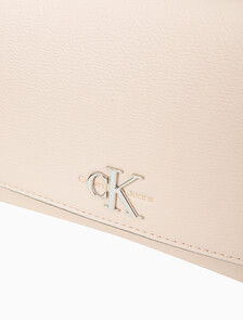 Buy 여성 CKJ 미니멀 모노그램 플랩 체인 숄더백 in color PINK BEIGE