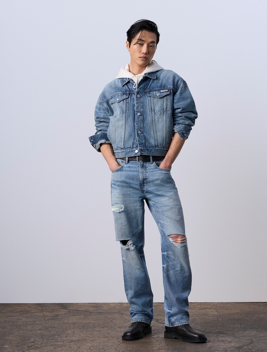 Buy Jung Kook for Calvin Klein 남성 90S 스트레이트핏 진 in color 550 REBEL