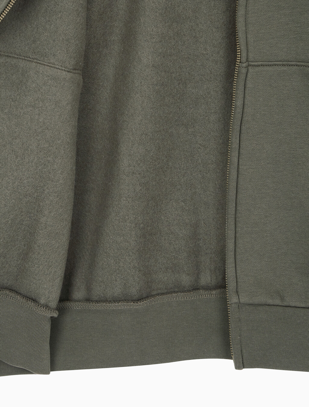 Buy 남성 아카이브 로고 플리스 후드 집업 in color CHARCOAL