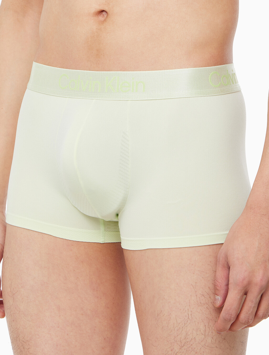 Buy 남성 마이크로파이버 테크 로우 라이즈 트렁크 in color LIME CREAM