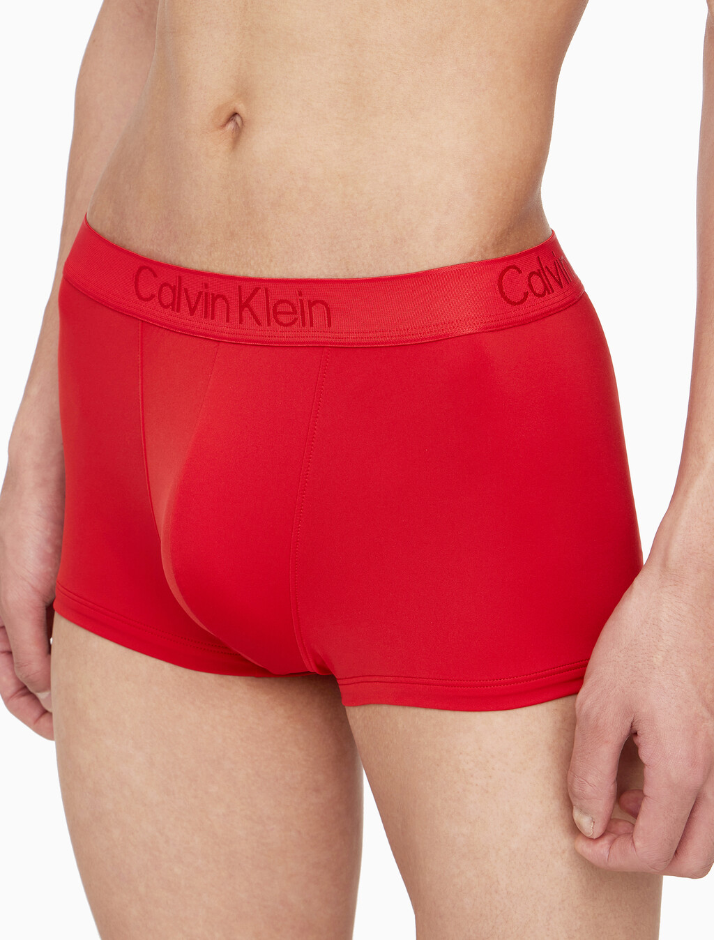 Buy 남성 CK 블랙 웰니스 로우라이즈 드로즈 in color RED