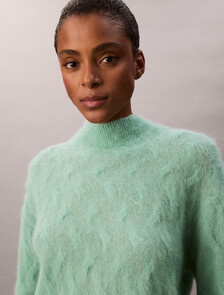 Buy 여성 L/S 브러시드 헤어리 AOP 스웨터 in color Pale sage