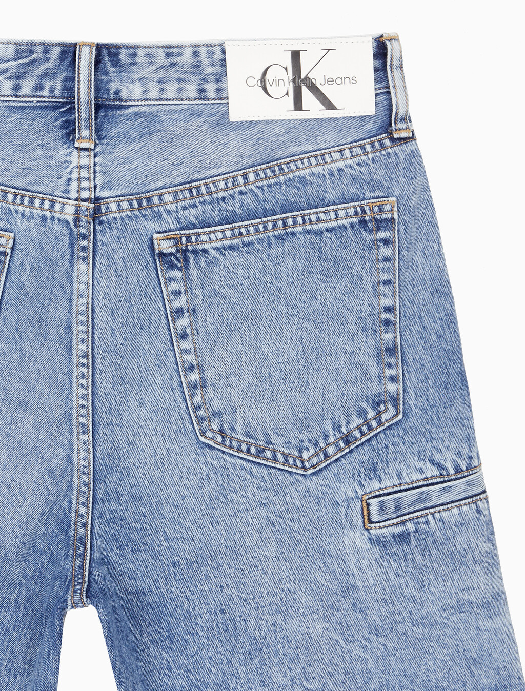 Buy 남성 릴렉스핏 에코 쿨 데님 쇼츠 in color CHALKY BLUE