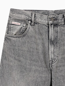 Buy 남성 배럴핏 스모크스택 데님 in color Grey