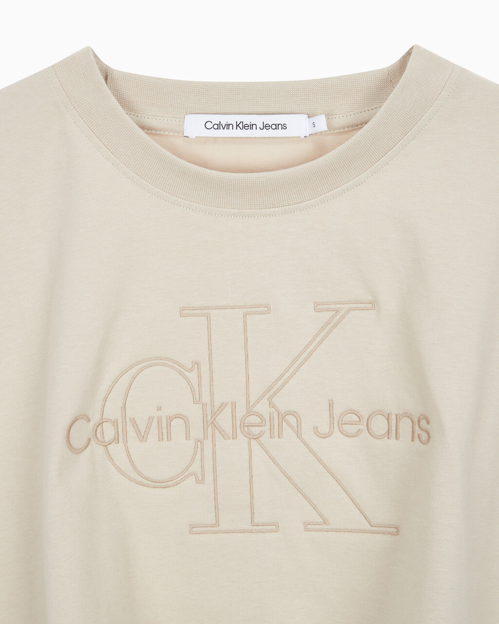 Buy 여성 모노그램 빅로고 크롭 반팔 티셔츠 in color CLASSIC BEIGE