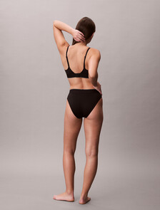 Buy 여성 CK 그래픽 AF 푸쉬업 브라 in color BLACK