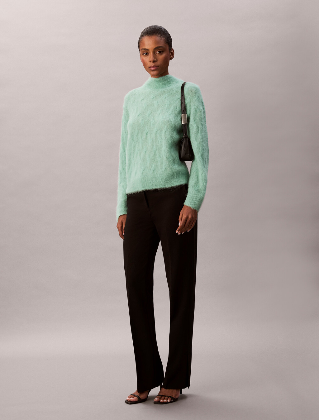 Buy 여성 L/S 브러시드 헤어리 AOP 스웨터 in color Pale sage