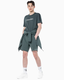 Buy 남성 리플렉티브 로고 레귤러 핏 우븐 쇼츠 in color URBAN CHIC
