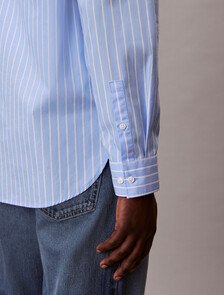 Buy 남성 스트라이프 워시드 팝플린 릴렉스 셔츠 in color Deep Indigo Blue