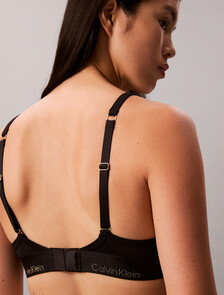 Buy 여성 루나 뉴이어 트라이앵글 in color BLACK