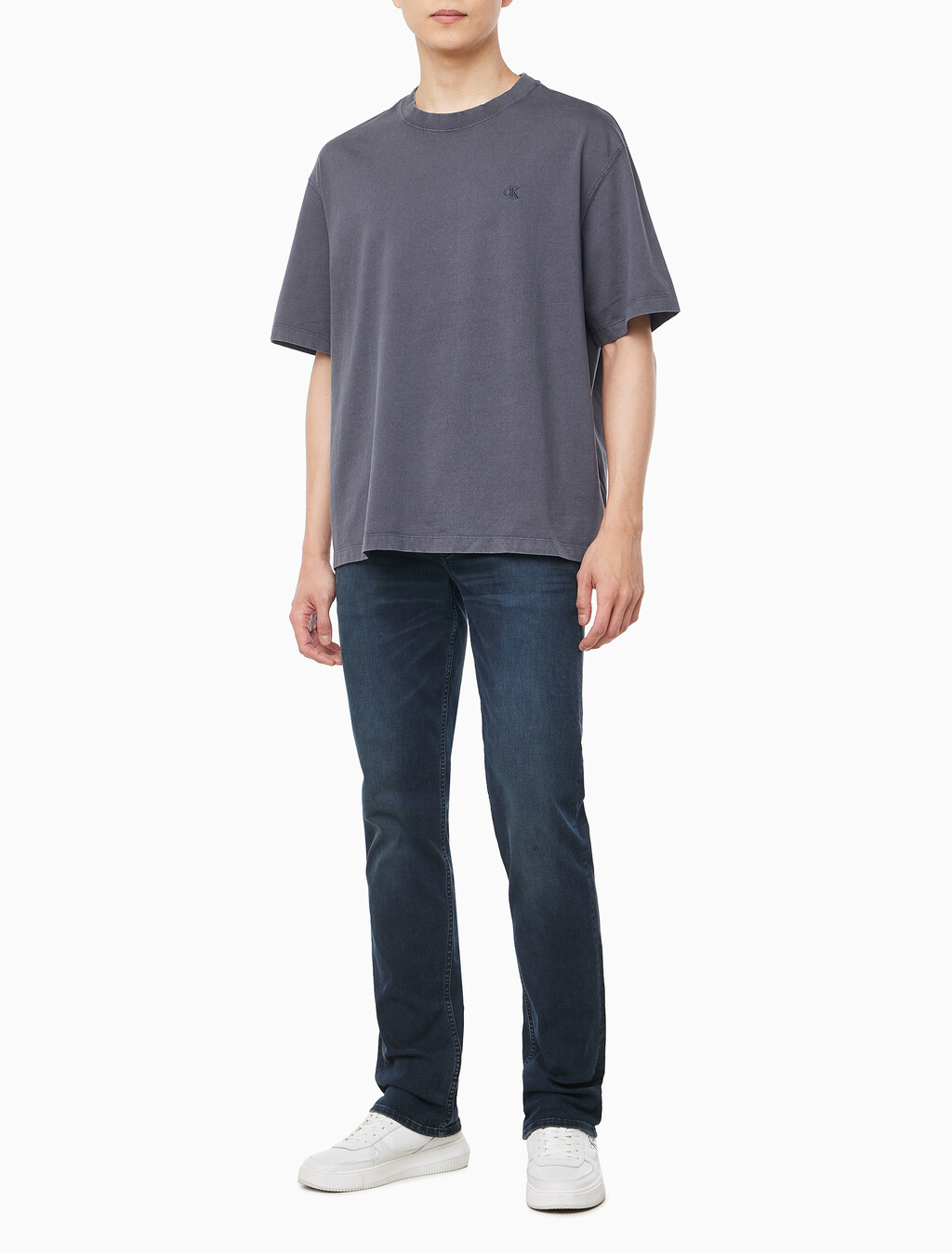 Buy 남성 릴렉스핏 저지 워시 반팔 티셔츠 in color CHARCOAL