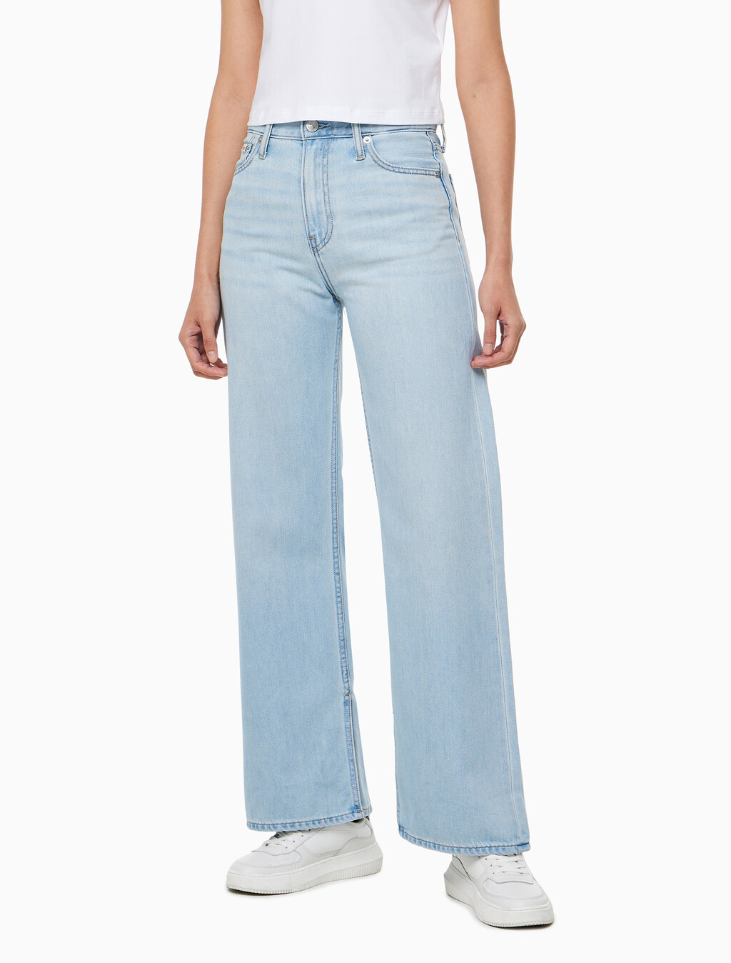 Buy 여성 하이라이즈 와이드핏 라이트블루 37.5 라이트웨이트 스플릿 데님 in color CHALKY BLUE
