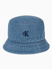 Buy 남녀공용 CKJ 스몰 모노그램 로고 데님 버킷햇 in color BLUE