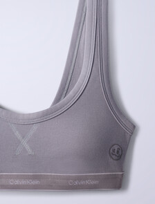 Buy Jung Kook for Calvin Klein 여성 헤리티지 코튼 AF 브라렛 in color GREY