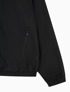 Buy 남성 에센셜 스탠드 카라 집업 자켓 in color CK BLACK