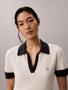 Buy 여성 우븐라벨 폴로 in color TOFU