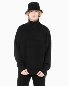 Buy 남성 인스티튜셔널 엠보스드 하프집업 스웻셔츠 in color CK BLACK