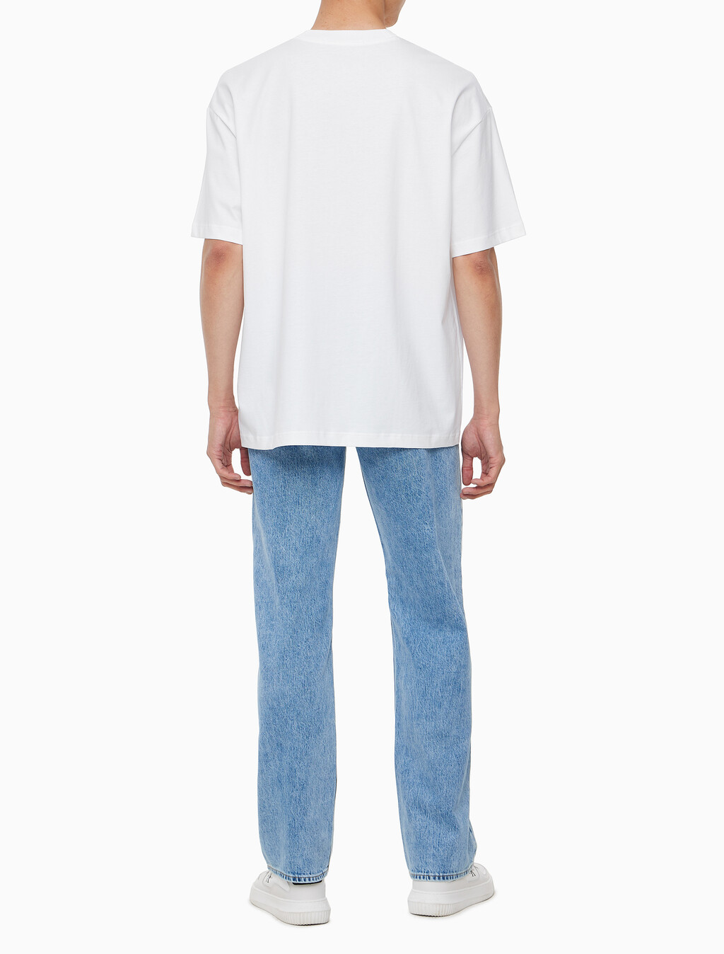 Buy 남성 오버핏 인스티튜셔널 로고 반팔 티셔츠 in color BRIGHT WHITE