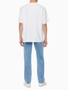 Buy 남성 오버핏 인스티튜셔널 로고 반팔 티셔츠 in color BRIGHT WHITE