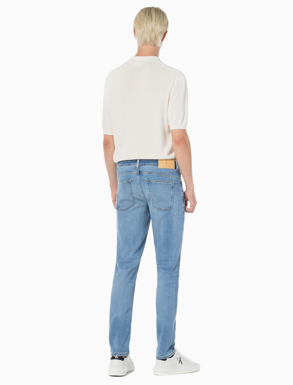 Buy 남성 바디 테이퍼핏 라이트블루 이탈리안 데님 in color CHALKY BLUE