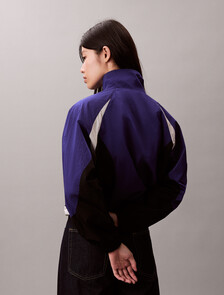 Buy 여성 숏 컬러블록 풀오버 in color Blue