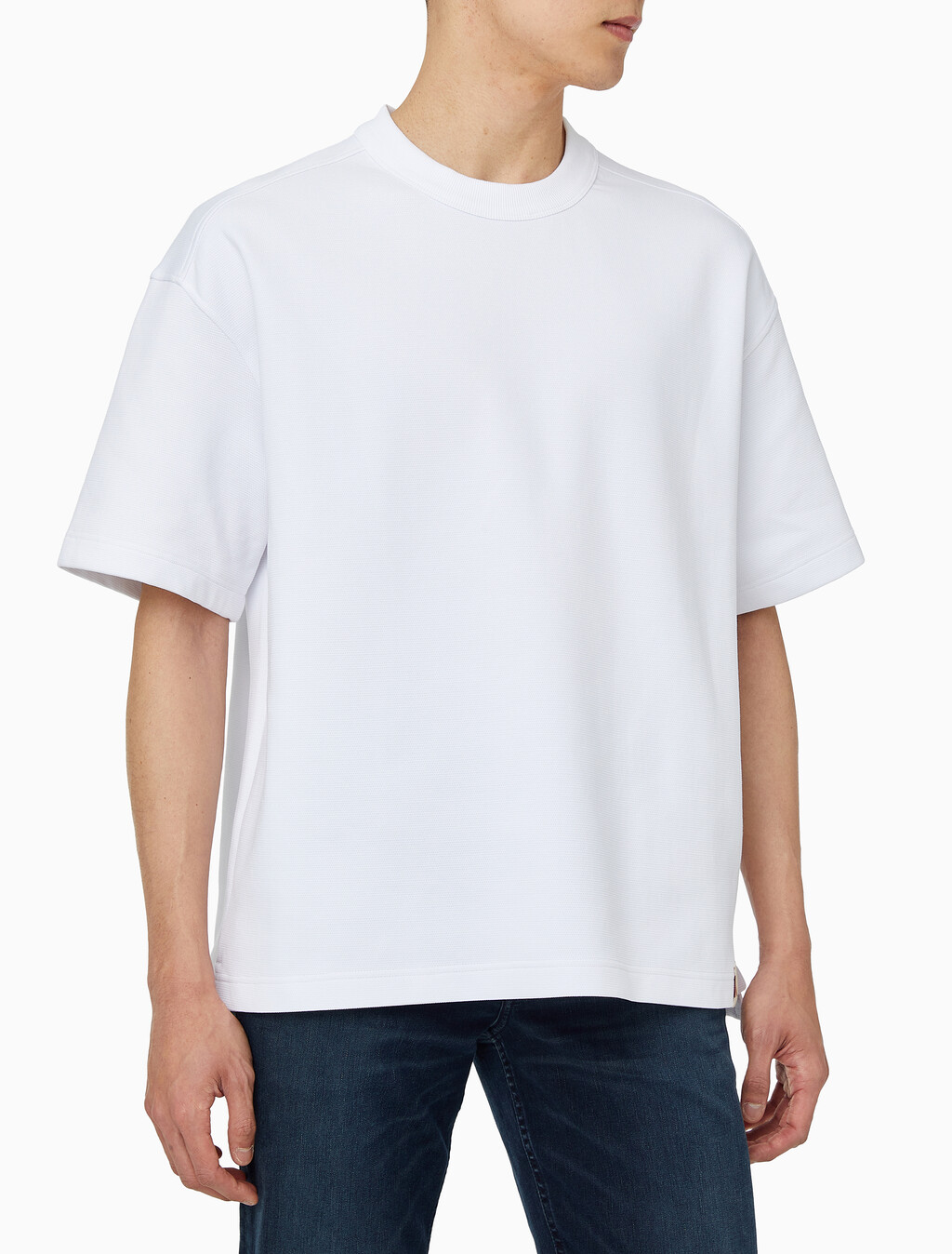 Buy 남성 릴렉스핏 텍스처드 피케 로고 반팔 티셔츠 in color BRILLIANT WHITE
