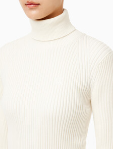 Buy 여성 에센셜 터틀넥 풀오버 스웨터 in color WHITE