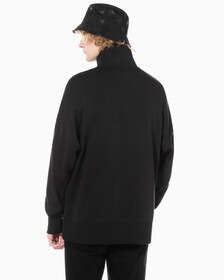 Buy 남성 인스티튜셔널 엠보스드 하프집업 스웻셔츠 in color CK BLACK
