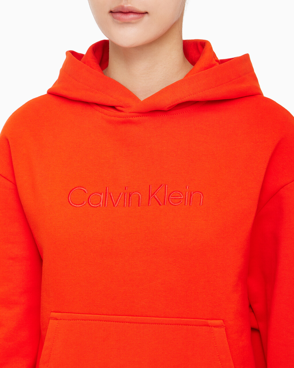 Buy 여성 릴렉스핏 스탠다드 로고 후디 in color BRONZED ORANGE