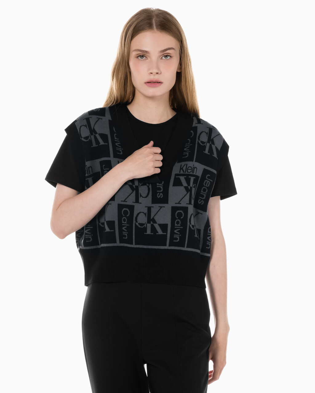 Buy 여성 브이넥 AOP 베스트 in color CK BLACK