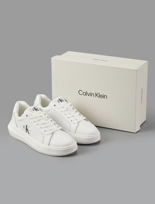 Buy CKJ 말모 플랫폼 스니커즈 in color WHITE