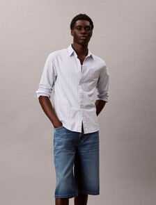 Buy 워시드 데님 롱 쇼츠 in color WASHED EMERALD