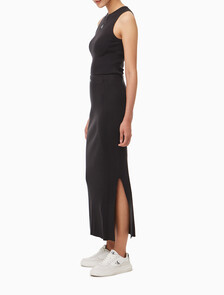 Buy 여성 우븐 라벨 스웨터 스커트 in color CK BLACK