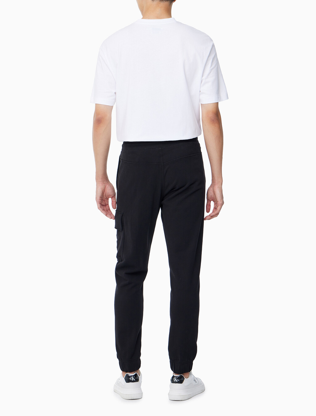 Buy 남성 릴렉스핏 밴딩 카고 스웻팬츠 in color CK BLACK
