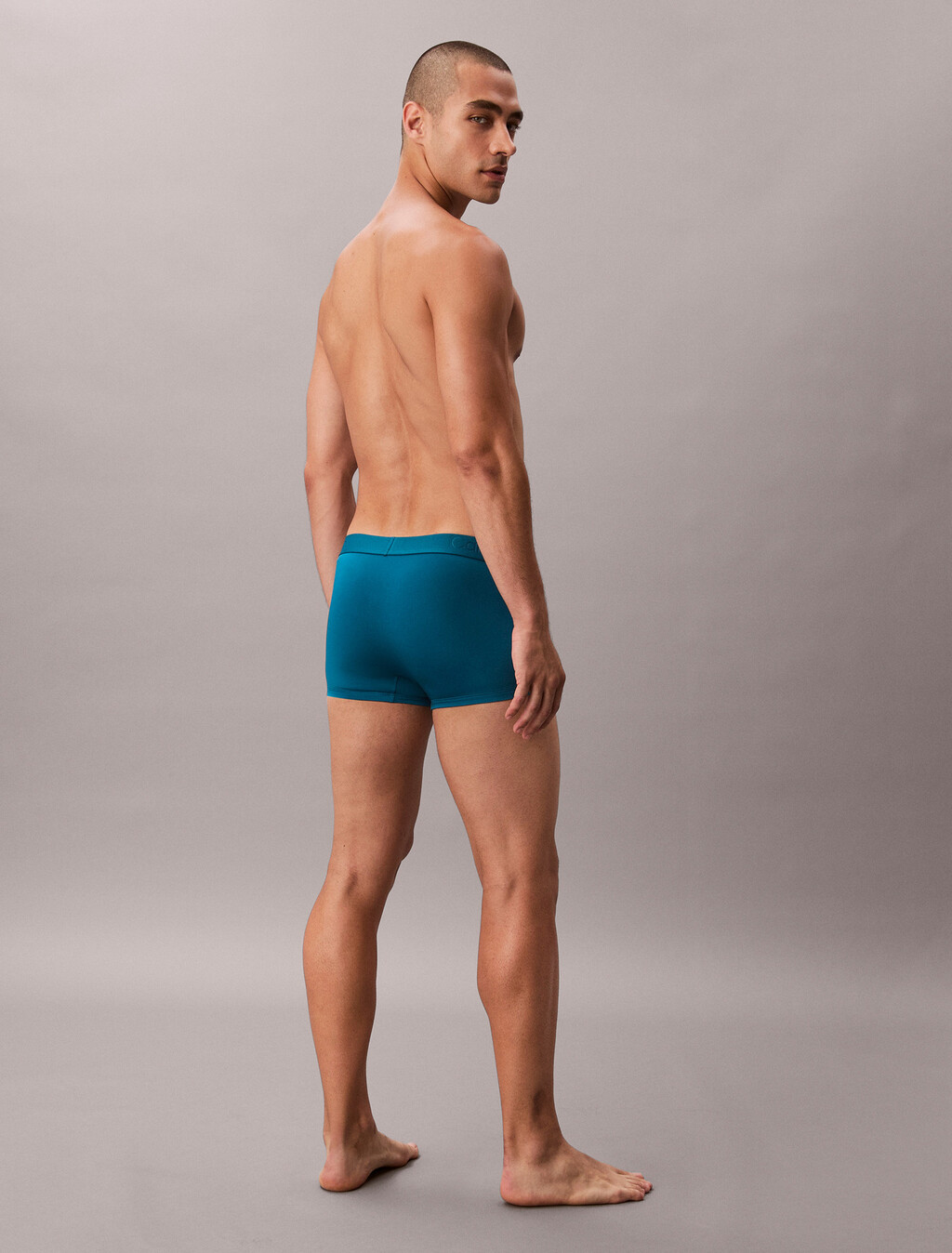 Buy 남성 CK 블랙 마이크로파이버 트렁크 in color TEAL MARINE