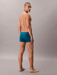 Buy 남성 CK 블랙 마이크로파이버 트렁크 in color TEAL MARINE