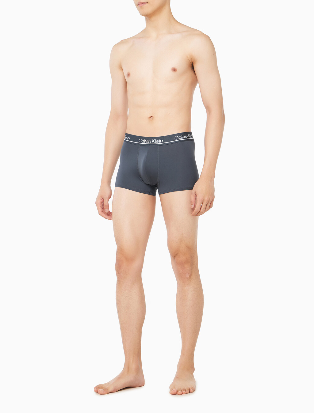 Buy 남성 CK 마이크로 플러스 로우 라이즈 트렁크 4PK in color Charcoal / Black / White / Black