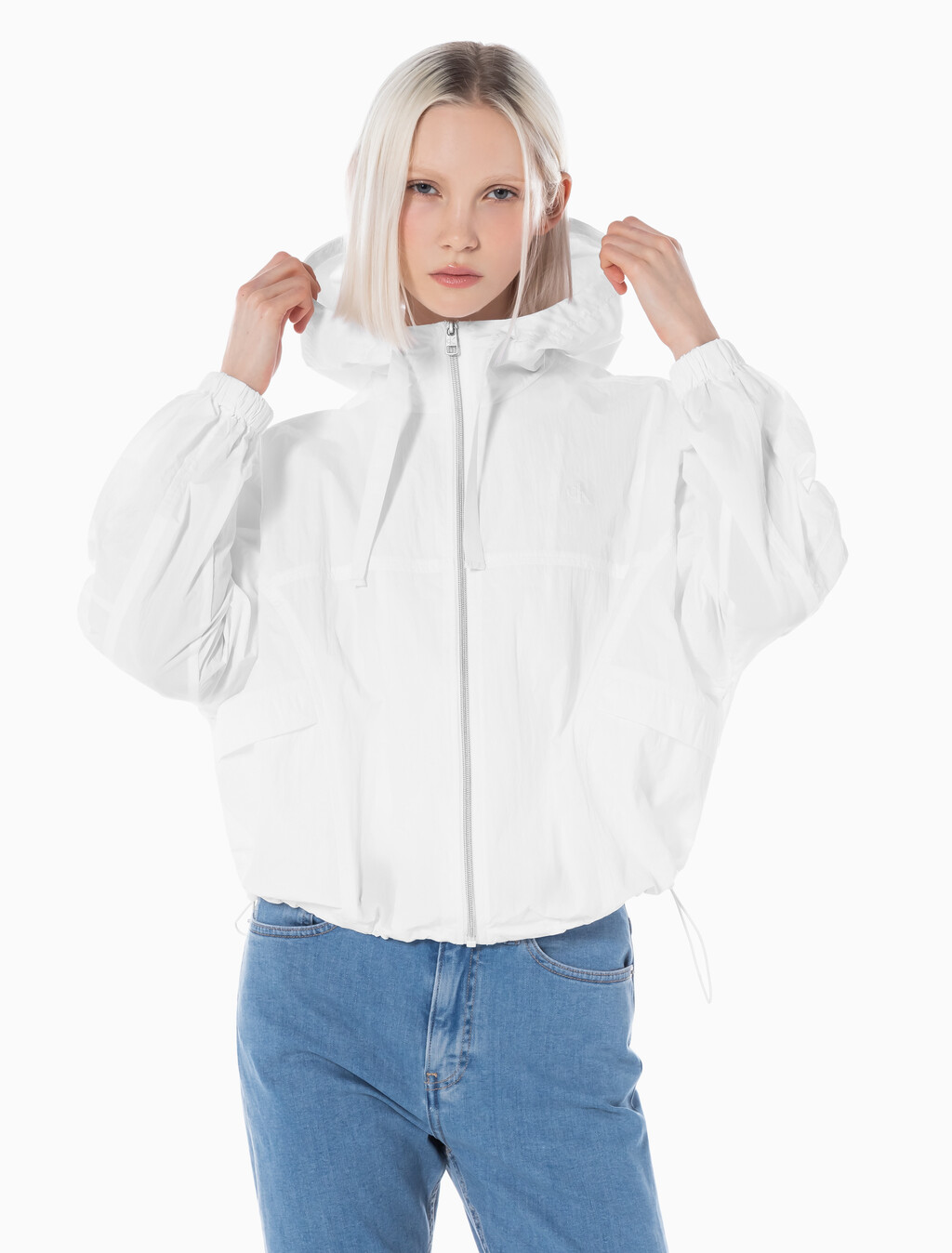 Buy 여성 패커블 윈드 브레이커 in color BRIGHT WHITE