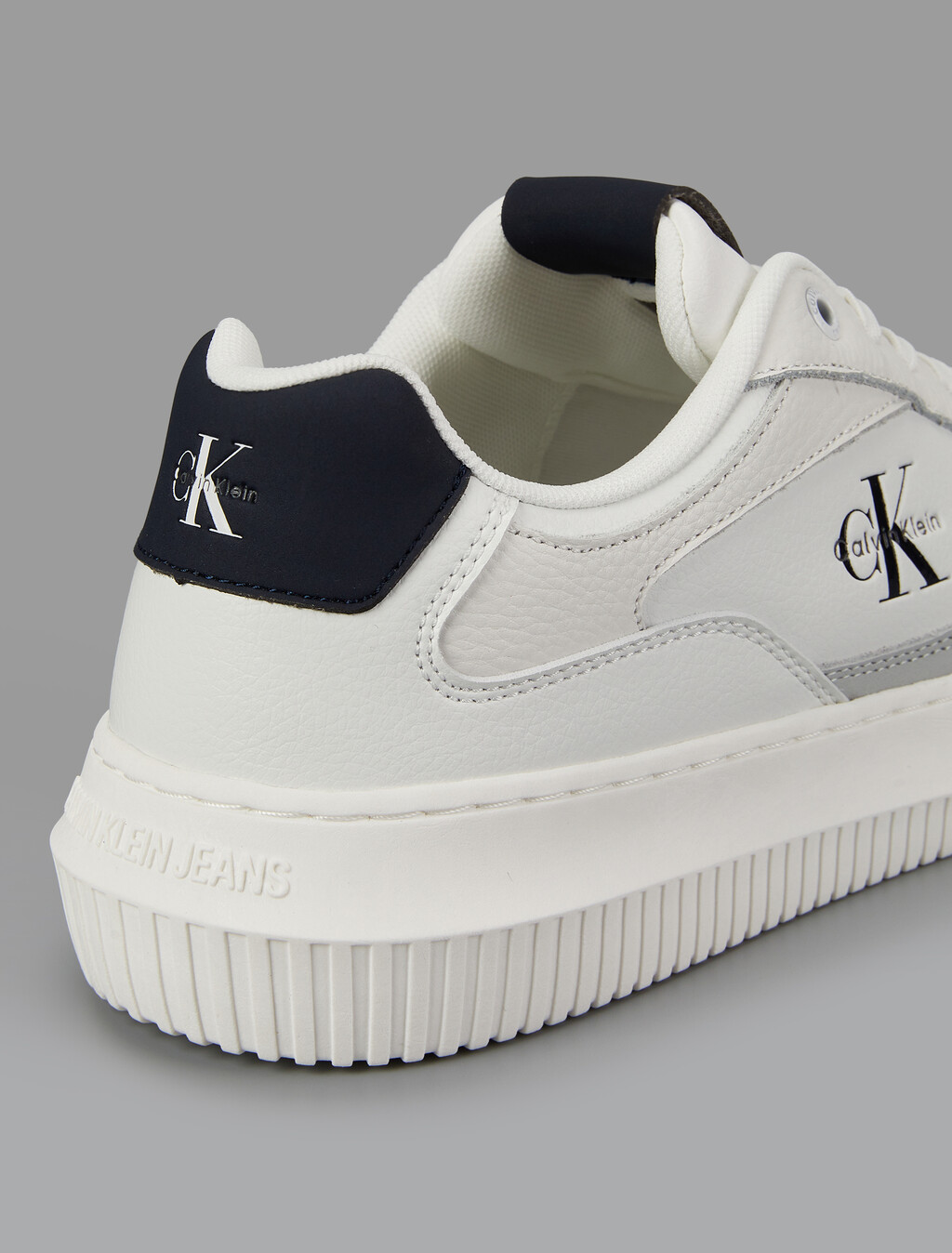 Buy 남성 말모메타 청키 컵솔 레더 in color Bright White/Navy/Grey