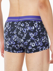 Buy 남성 뉴 사인 로고 로우 라이즈 트렁크 in color Black Print