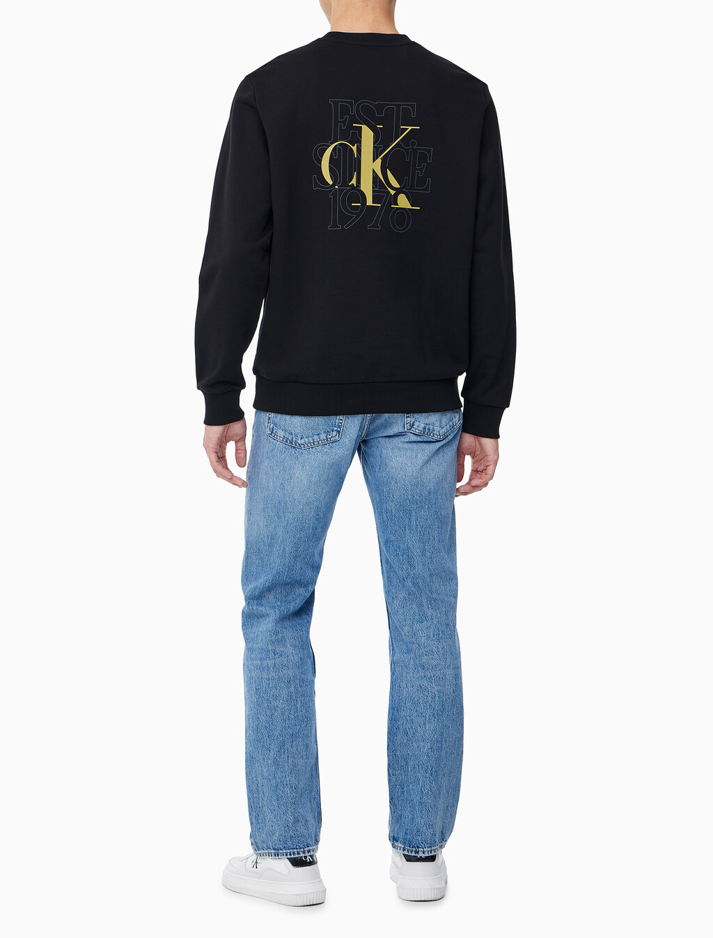 Buy 남성 레귤러핏 로고 그래픽 맨투맨 스웻셔츠 in color CK BLACK