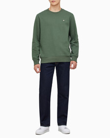 Buy 남성 레귤러핏 CK 뱃지 로고 기모 스웨트셔츠 in color KHAKI