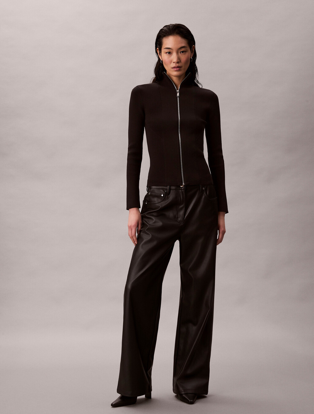 Buy 여성 나일론 집업 스웨터 in color BLACK