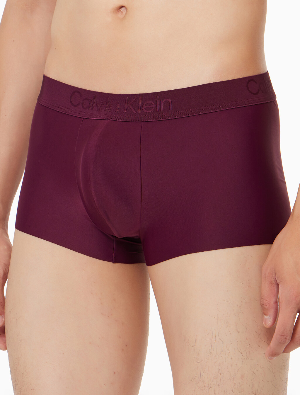 Buy 남성 CK 블랙 마이크로 로우 라이즈 드로즈 in color BURGUNDY