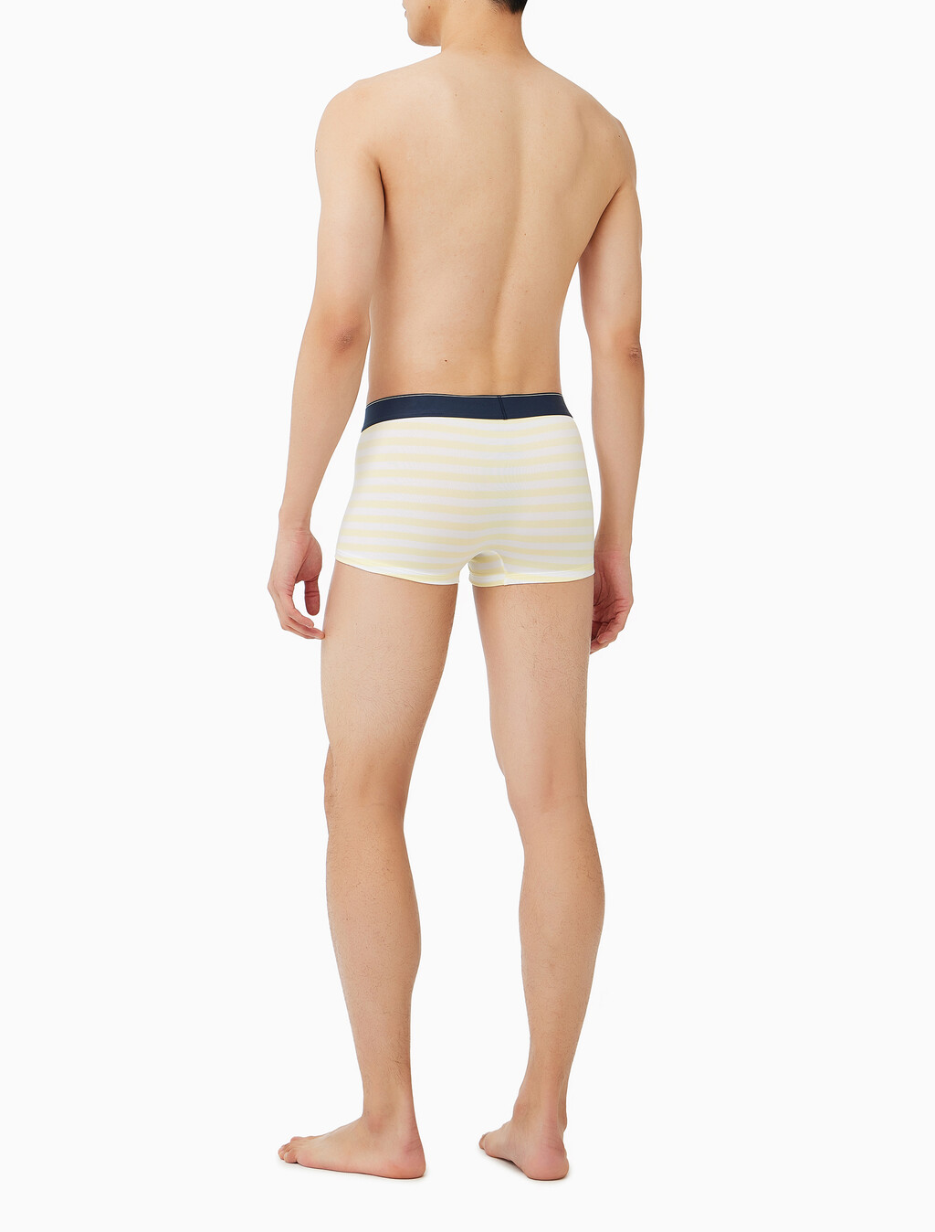 Buy 남성 CK 그래픽 마이크로 로우 라이즈 트렁크 in color Yellow+White