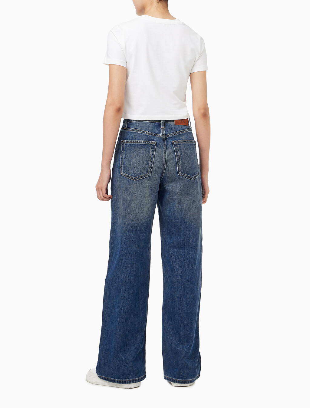 Buy 여성 와이드 레그핏 다크 블루 데님 in color Blue