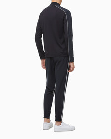 Buy 남성 레귤러핏 1/4 ZIP 롱슬리브 탑 in color BLACK