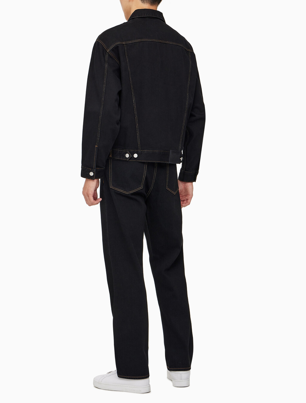 Buy [손흥민 캡슐] 남성 릴렉스 스트레이트핏 데님 진 in color BLACK