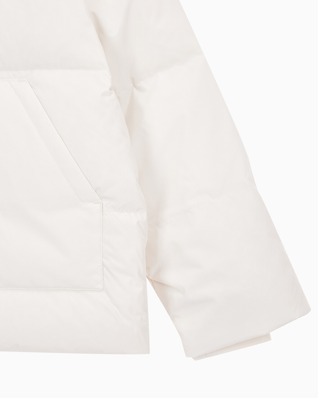 Buy 여성 숏 렝스 스탠드 카라 푸퍼 다운 재킷 in color WHITE