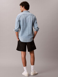 Buy 나일론 그래픽 쇼츠 in color BLACK